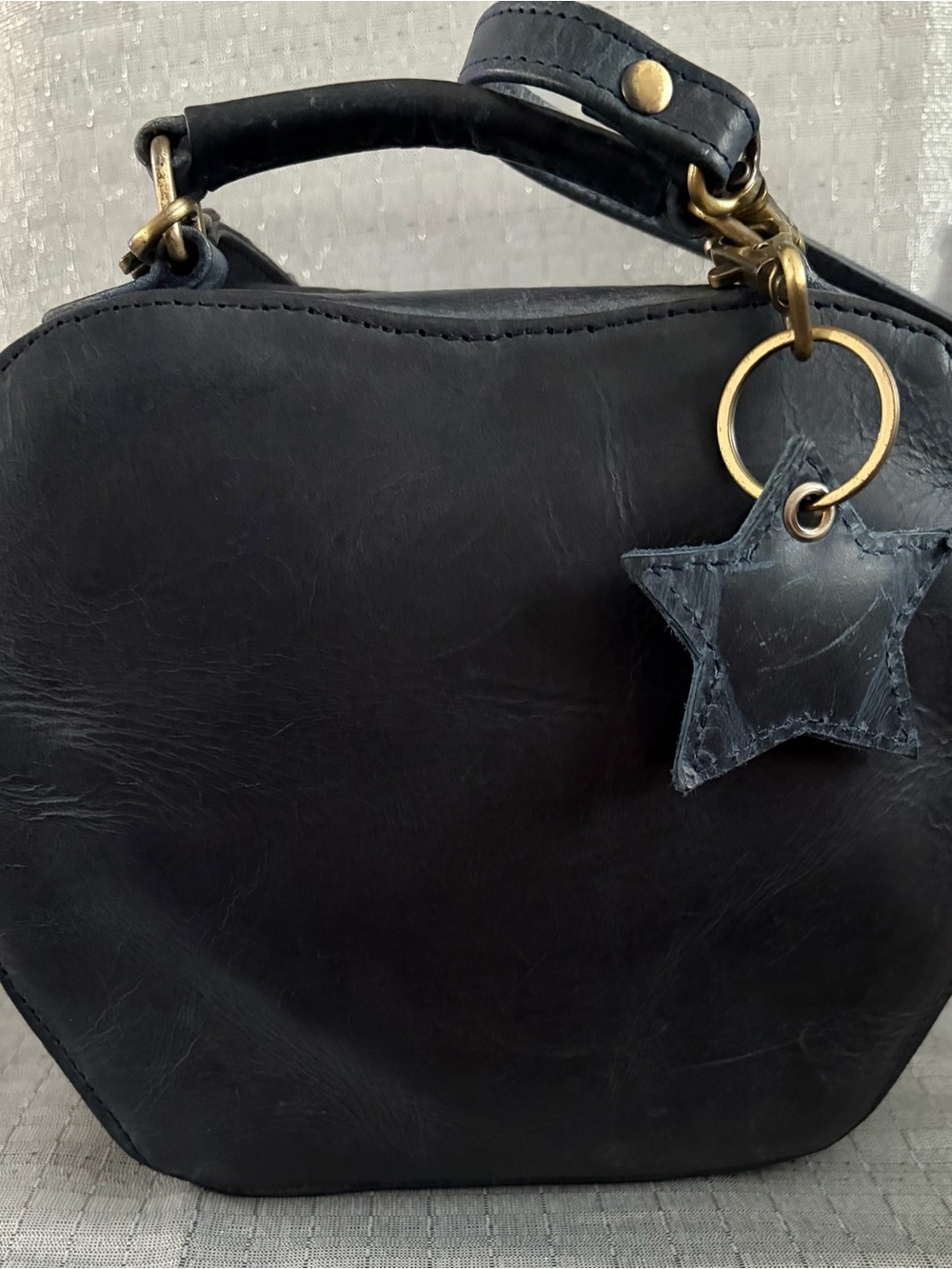 HLC Collection Small Apple Cut Bag - Picture 2 of 7